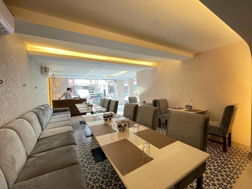 Santoor Hotel Varanasi